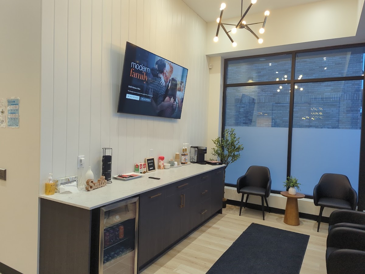 Dr. Smaily Dentistry dental clinic in Brant - Photo 4