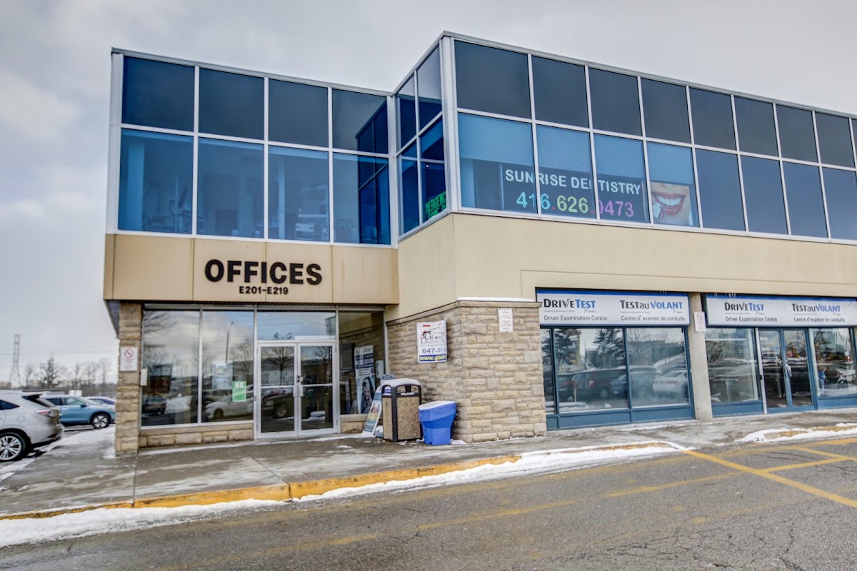 Sunrise Dentistry Centennial Park dental clinic in Etobicoke - Photo 6