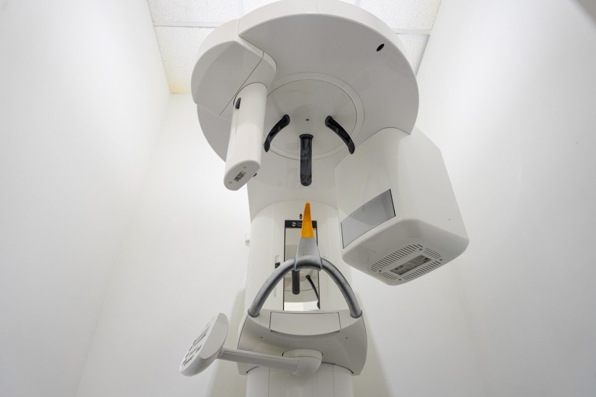 Weston Dental Office - Dr. Fariba Shokoohi Razi & Associates dental clinic in York - Photo 5