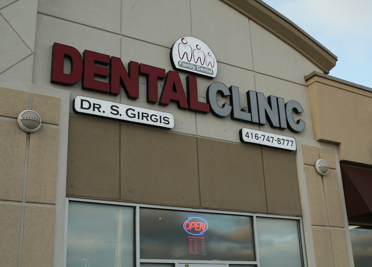 Smile Dentistry on Finch dental clinic in Etobicoke - Photo 4