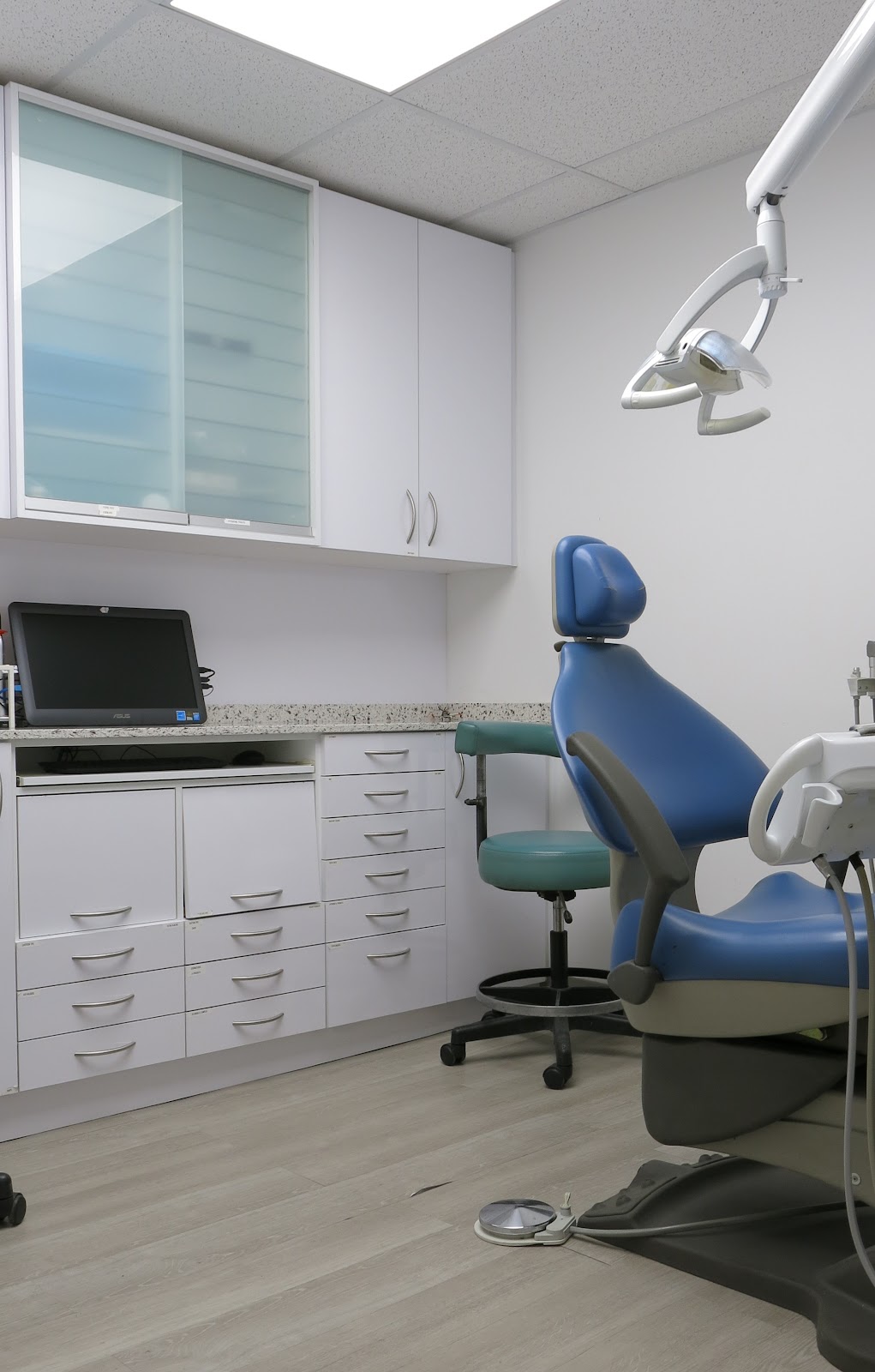 Your Dental Office dental clinic in Old Toronto - Photo 9