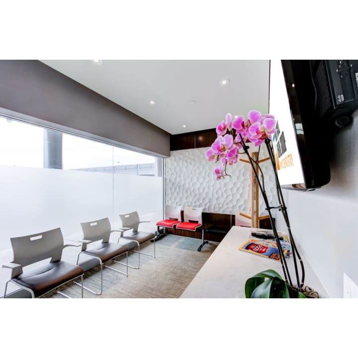 West Mall Dental Group dental clinic in Etobicoke - Photo 8