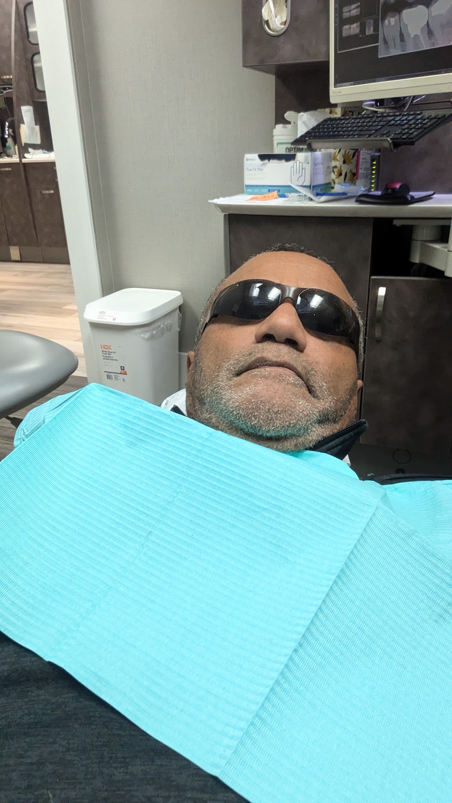 West Mall Dental Group dental clinic in Etobicoke - Photo 9