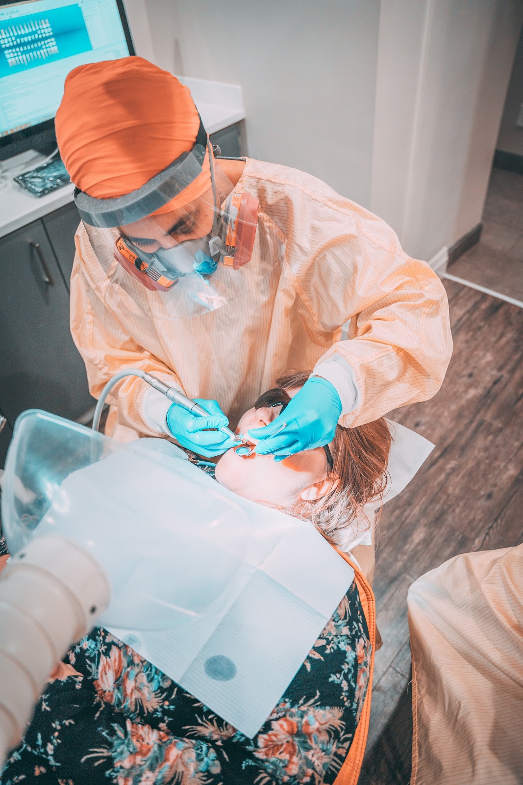 The Village Dentist dental clinic in Old Toronto - Photo 10