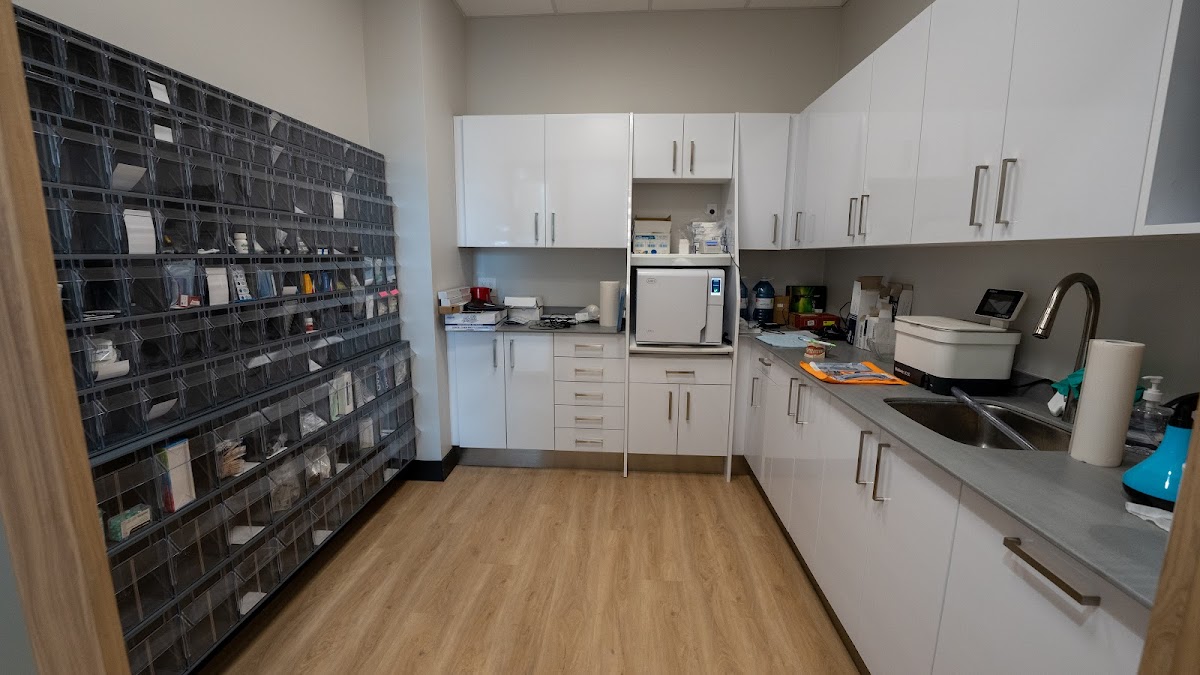 Kailash Dentistry Etobicoke dental clinic in Etobicoke - Photo 8