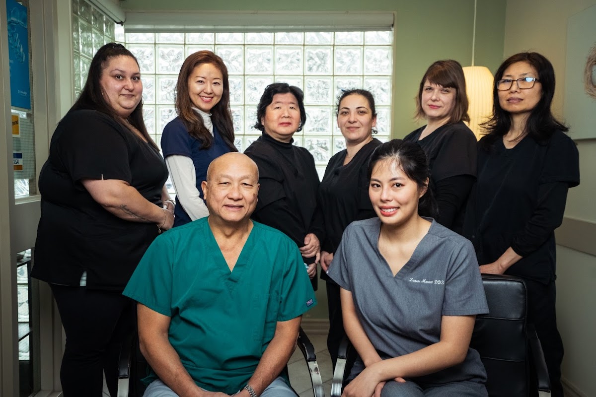 Bathurst Dundas Dental Centre dental clinic in Old Toronto - Photo 2