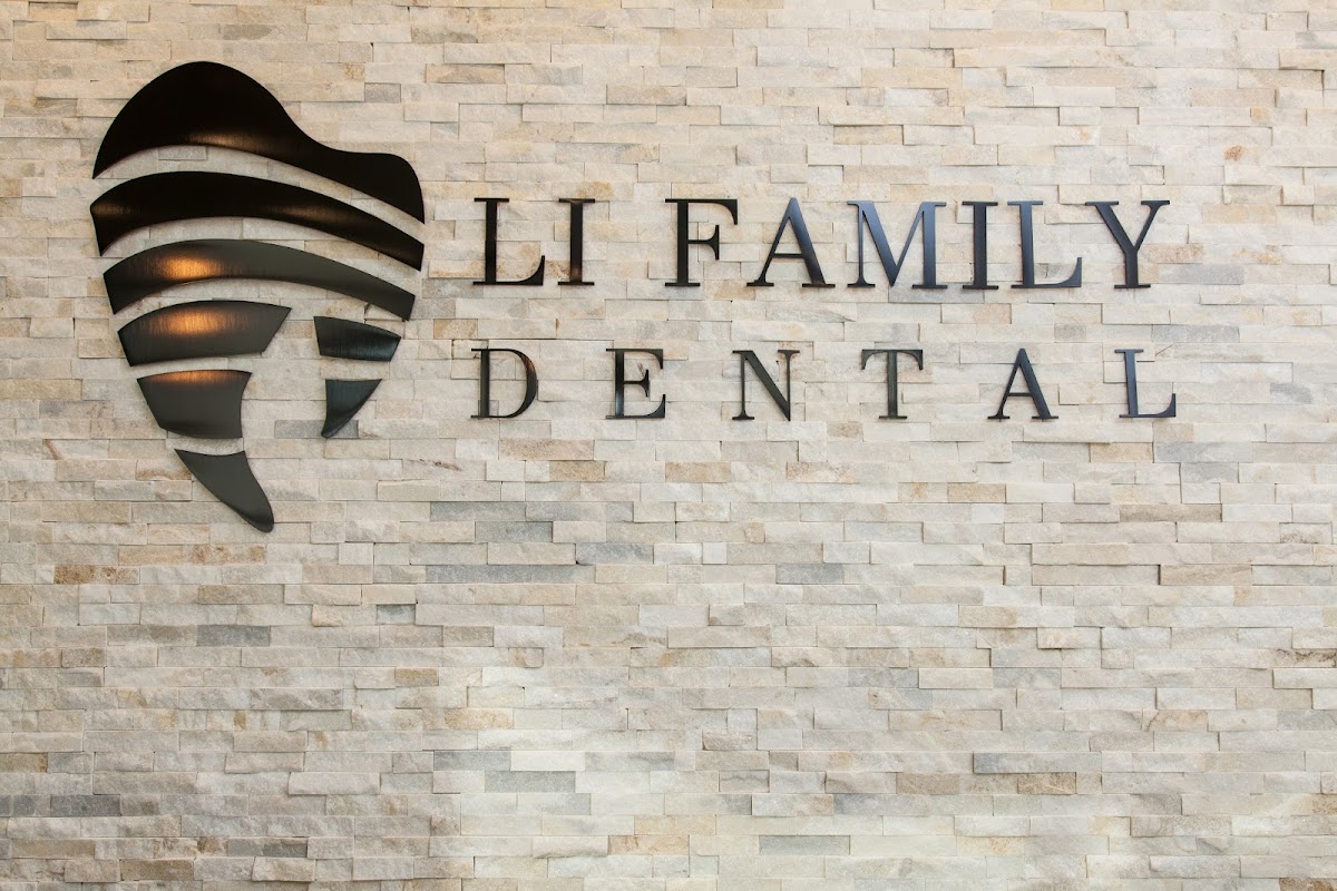 Li Family Dental dental clinic in Etobicoke - Photo 1