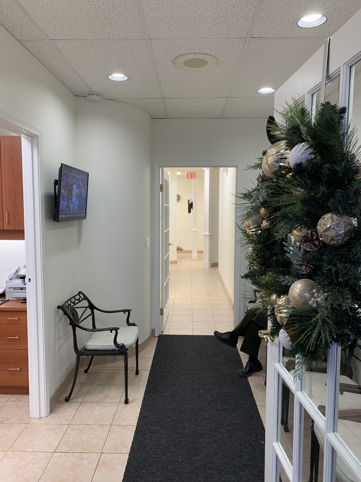 Glencairn Dental - Dr. Maria Pereira dental clinic in North York - Photo 4