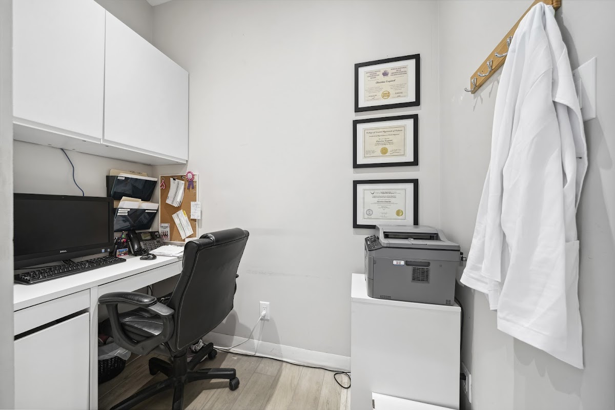 FIFTH ST Dental dental clinic in Etobicoke - Photo 7