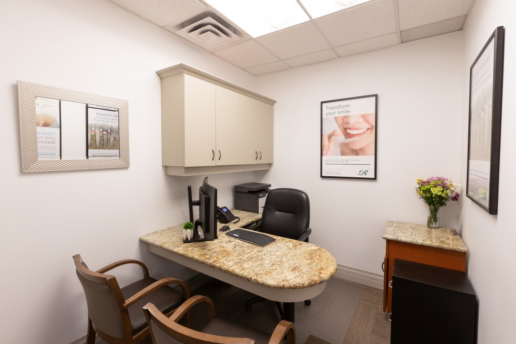 Royal York Dental dental clinic in Etobicoke - Photo 9