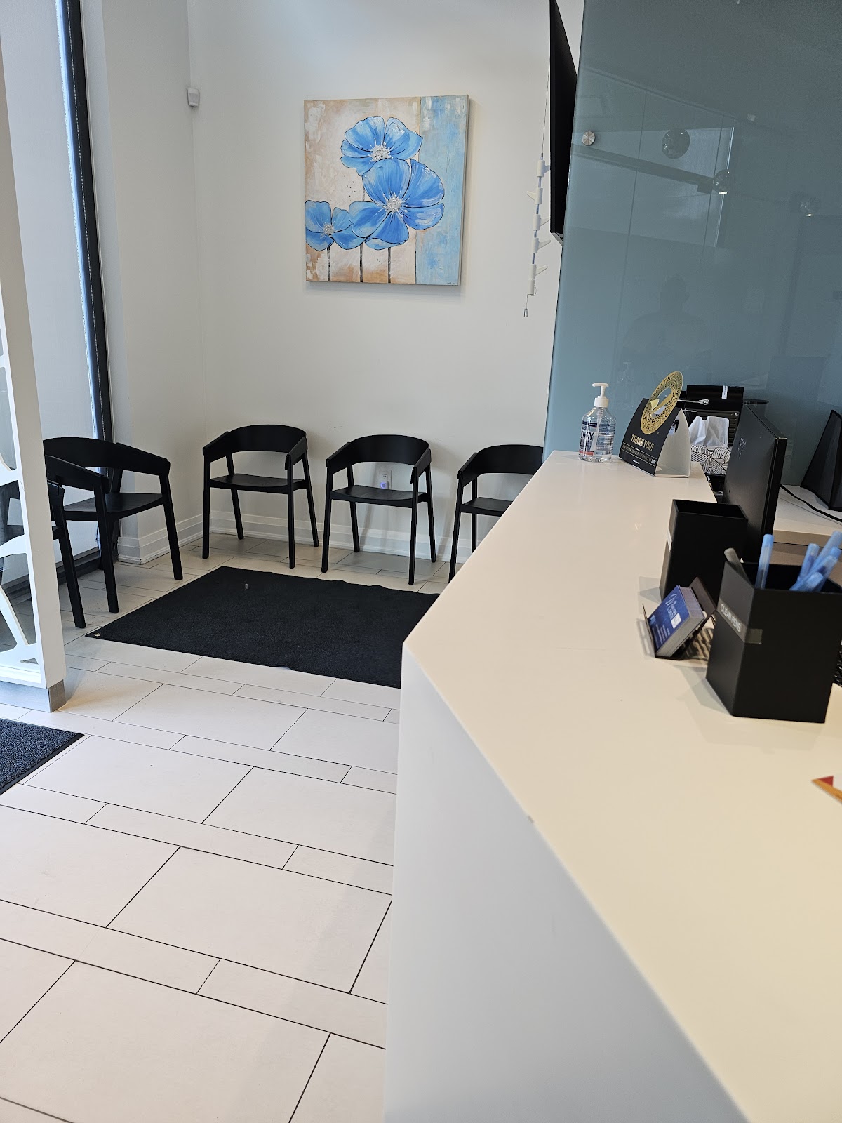 Mimico Creek Dental dental clinic in Etobicoke - Photo 9