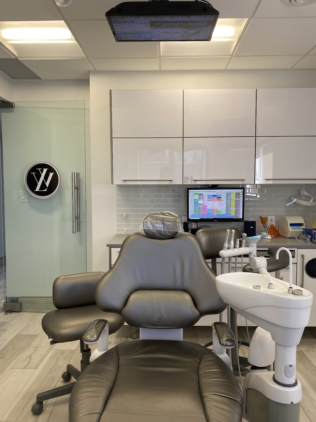 Lawrence West Dental dental clinic in North York - Photo 2