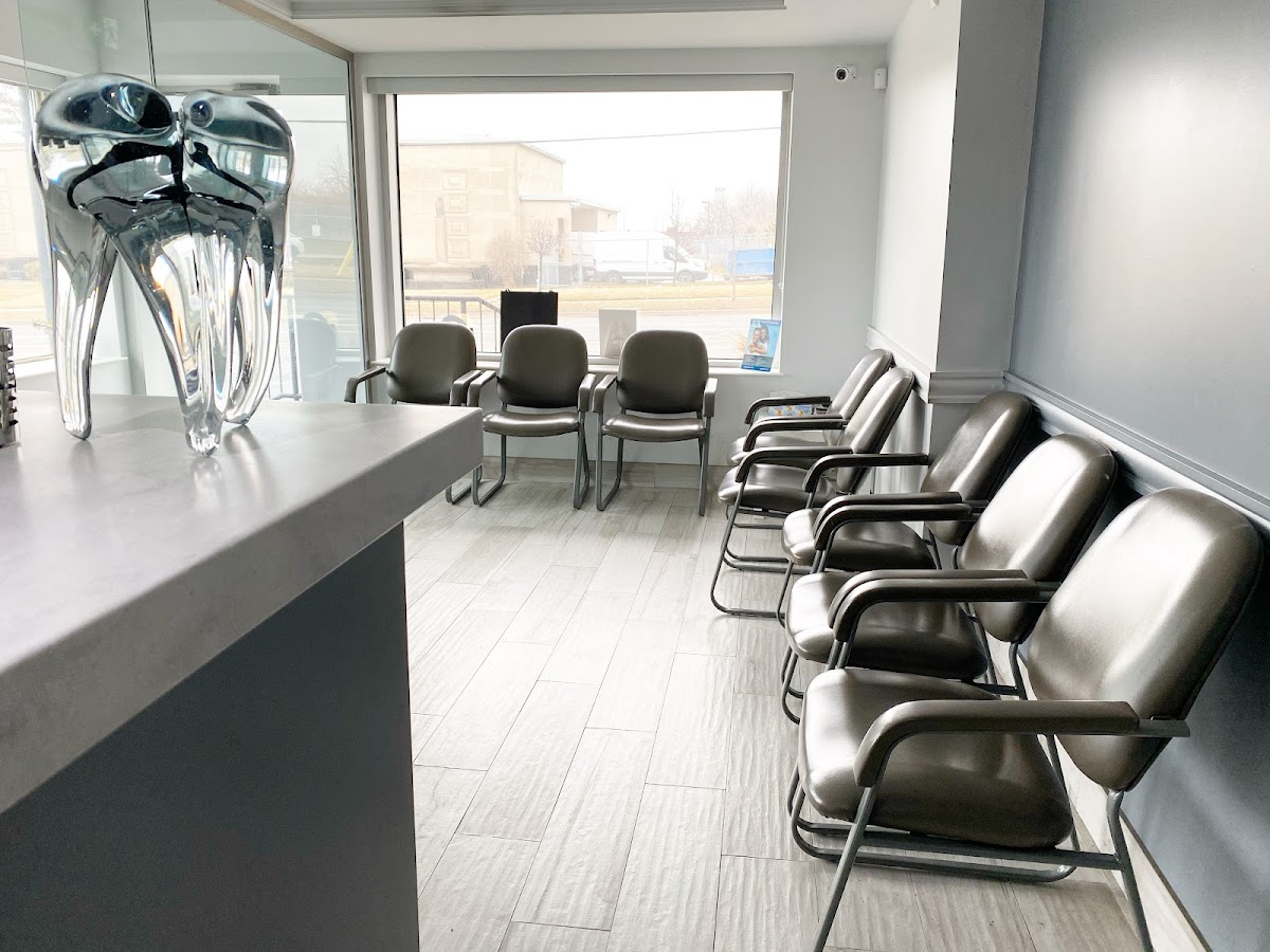 Lawrence West Dental dental clinic in North York - Photo 7