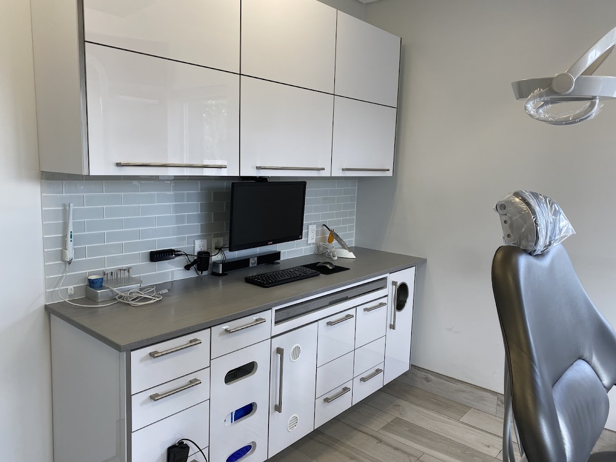 Lawrence West Dental dental clinic in North York - Photo 8
