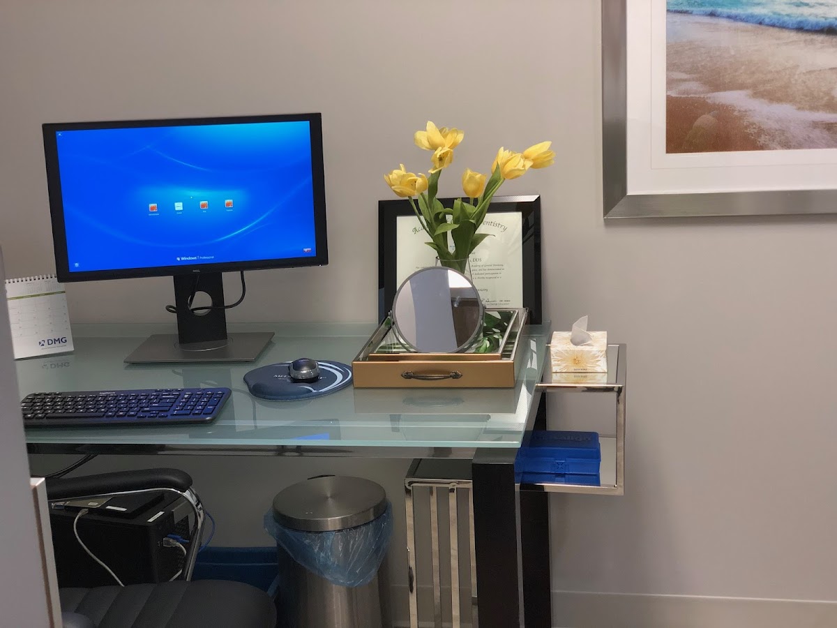 Dr. Suzanne Baptista Dentistry dental clinic in Old Toronto - Photo 3