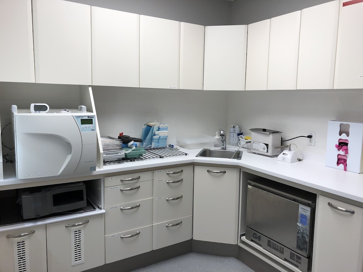 Dr. Suzanne Baptista Dentistry dental clinic in Old Toronto - Photo 8
