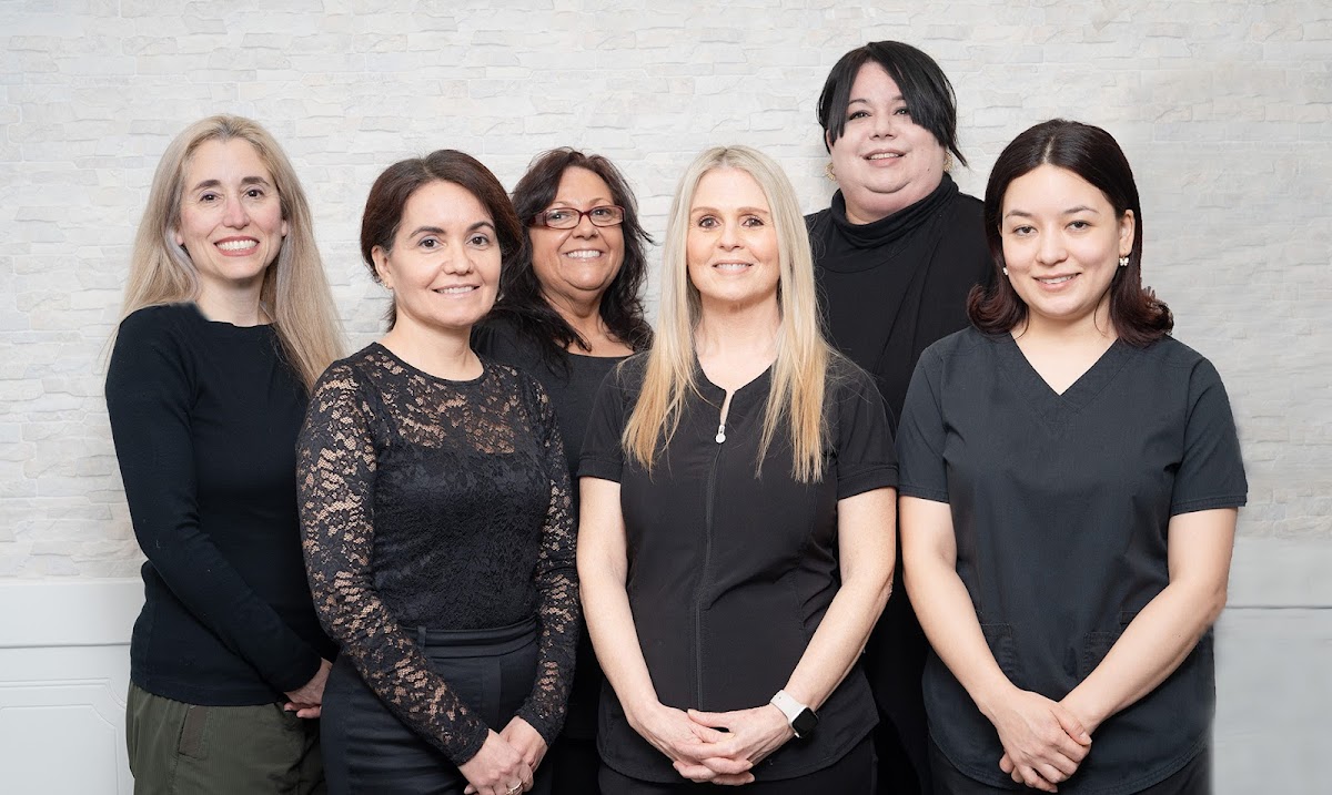 College Street Dentistry dental clinic in Old Toronto - Photo 1