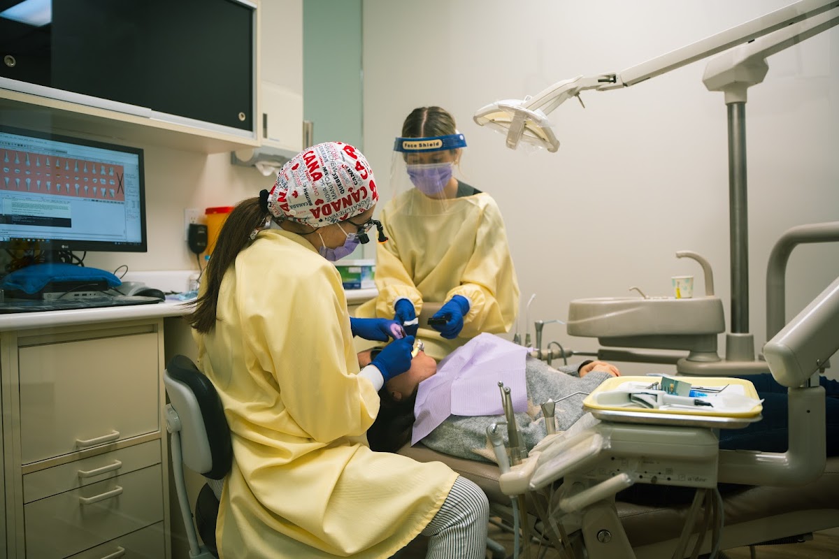 Bellwoods Dental dental clinic in Old Toronto - Photo 1