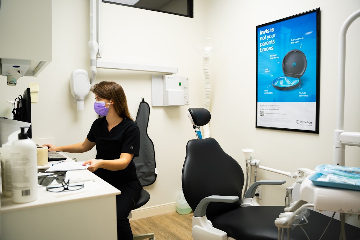 Bellwoods Dental dental clinic in Old Toronto - Photo 3