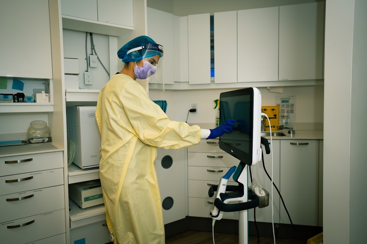 Bellwoods Dental dental clinic in Old Toronto - Photo 6