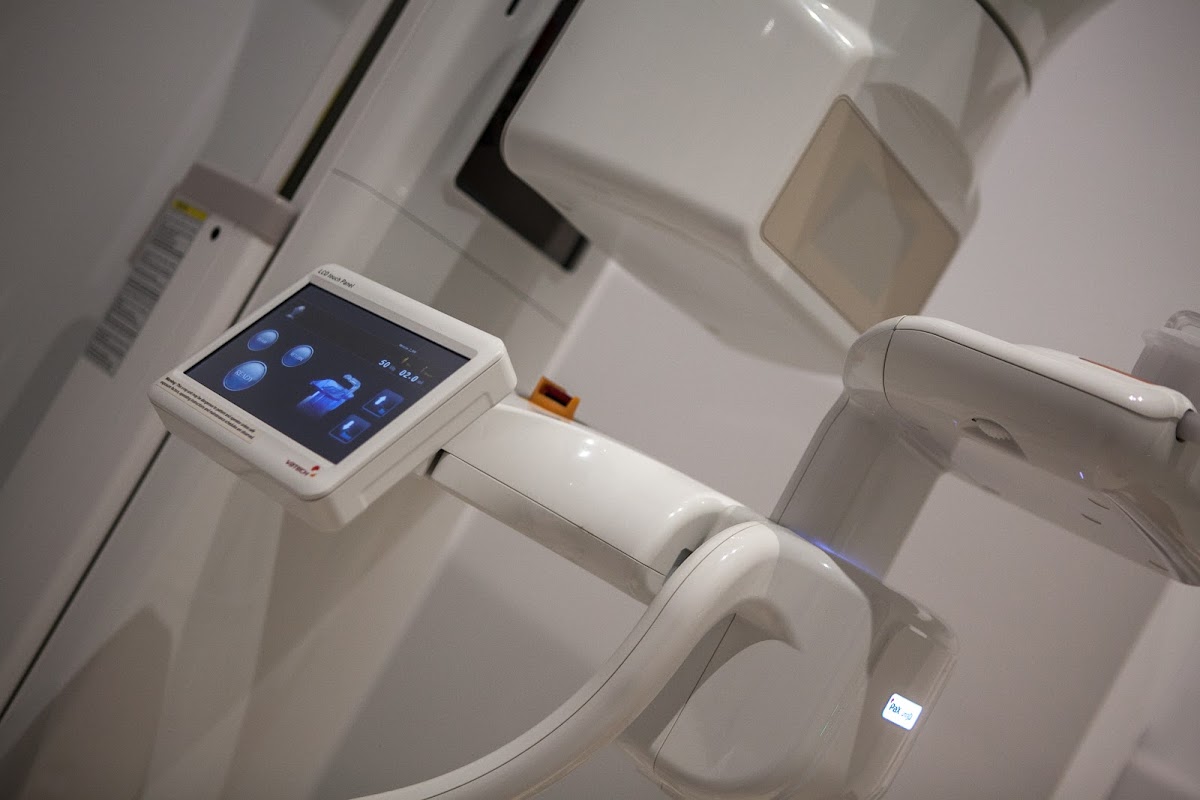 Ansarian Dental Clinic dental clinic in Old Toronto - Photo 8