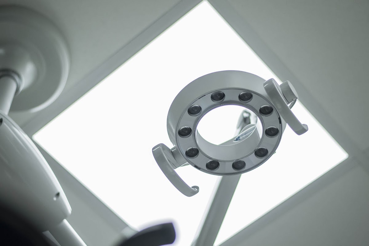 Richmond West Dental dental clinic in Old Toronto - Photo 9