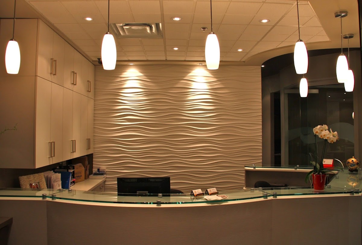 Uptown Dental Burlington dental clinic in Burlington - Photo 1