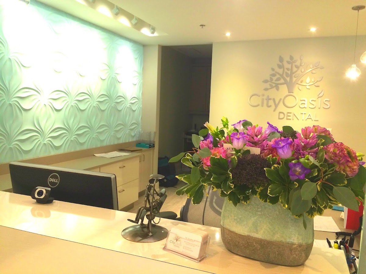 City Oasis Dental dental clinic in Old Toronto - Photo 7