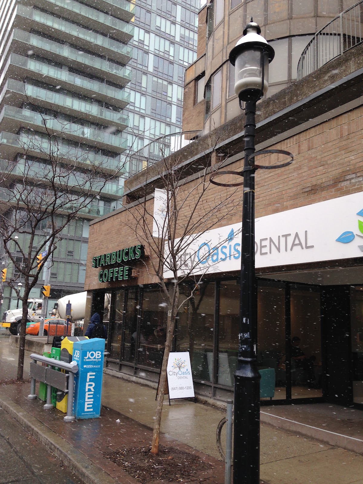 City Oasis Dental dental clinic in Old Toronto - Photo 10