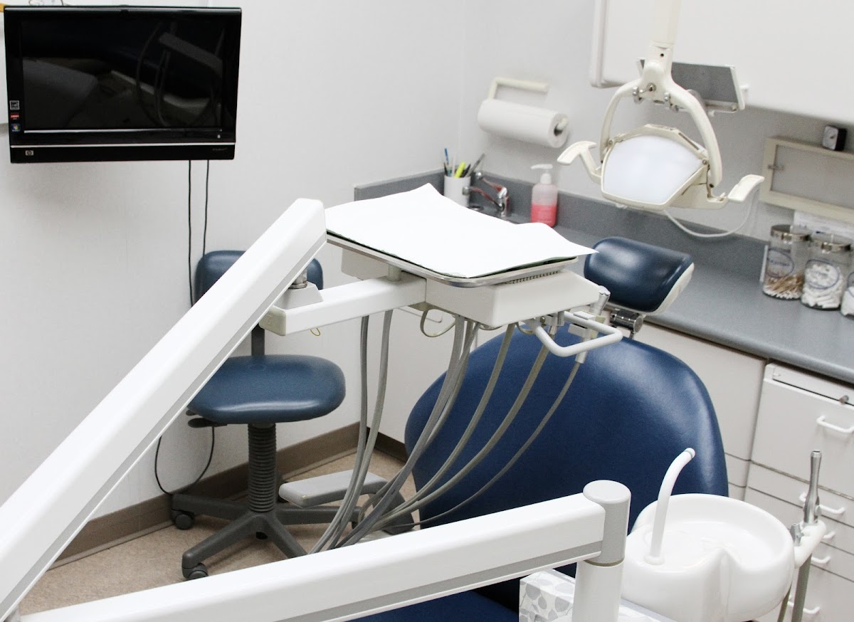 The Plaza Dental Centre dental clinic in Old Toronto - Photo 6