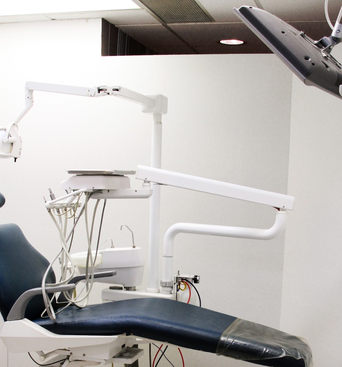 The Plaza Dental Centre dental clinic in Old Toronto - Photo 8