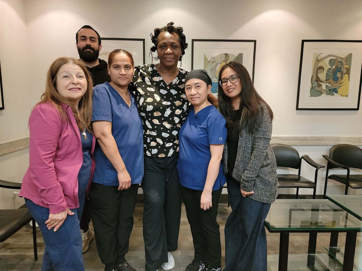 Yonge Street Dental dental clinic in Old Toronto - Photo 1