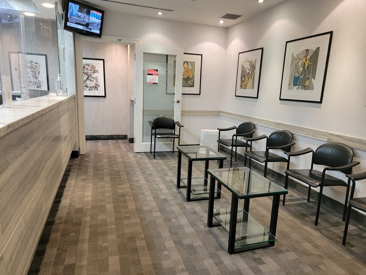Yonge Street Dental dental clinic in Old Toronto - Photo 4