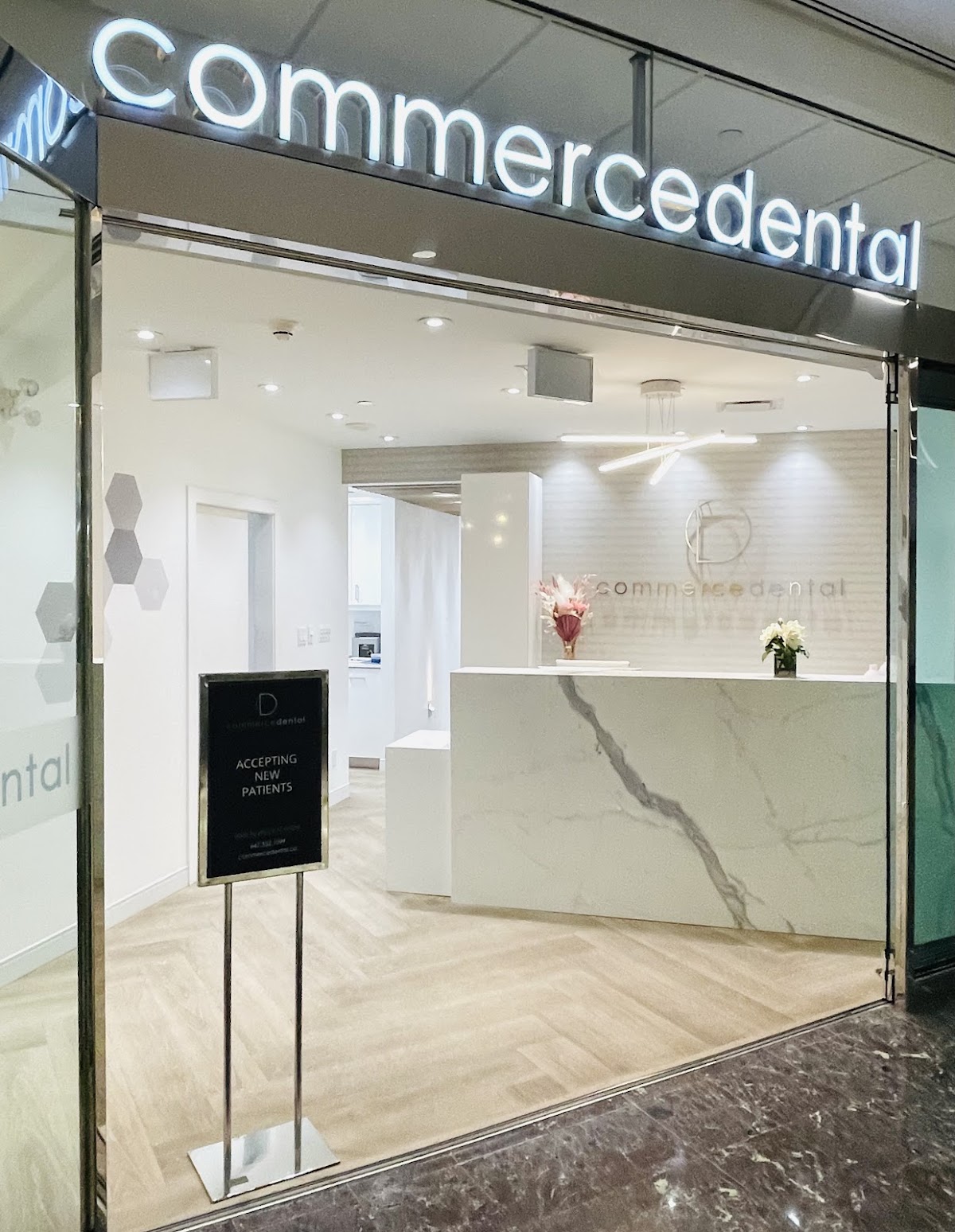 Commerce Dental dental clinic in Old Toronto - Photo 1