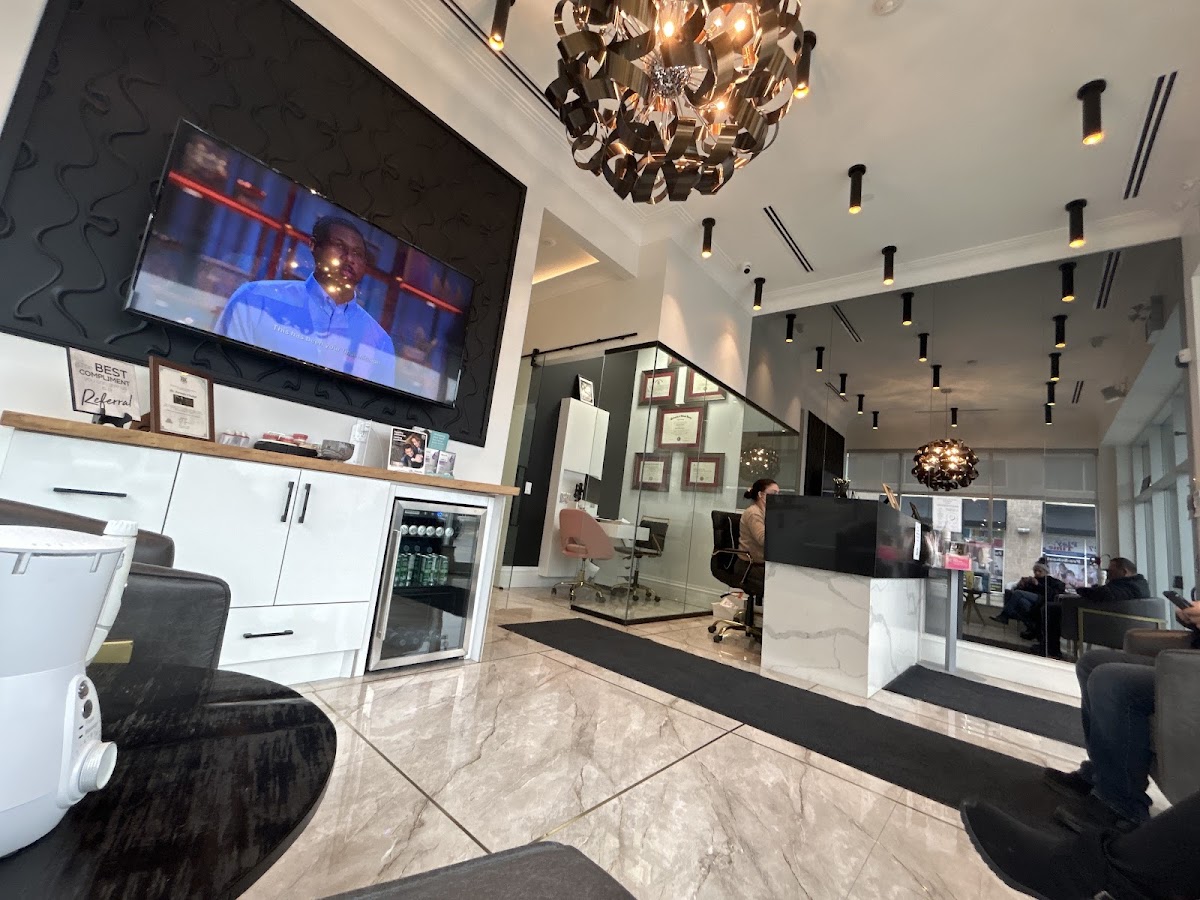 SIMONA studio dental clinic in Bolton - Photo 2