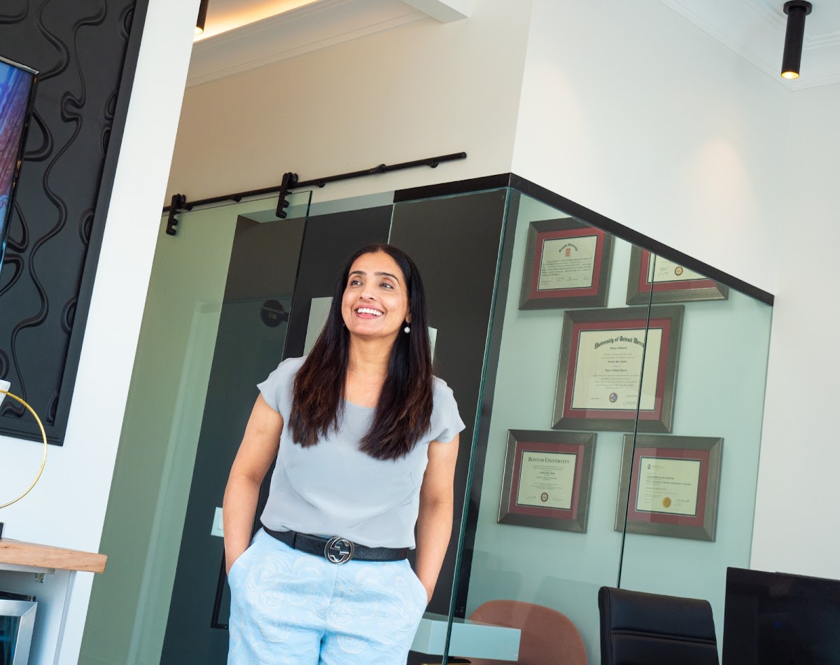 SIMONA studio dental clinic in Bolton - Photo 3