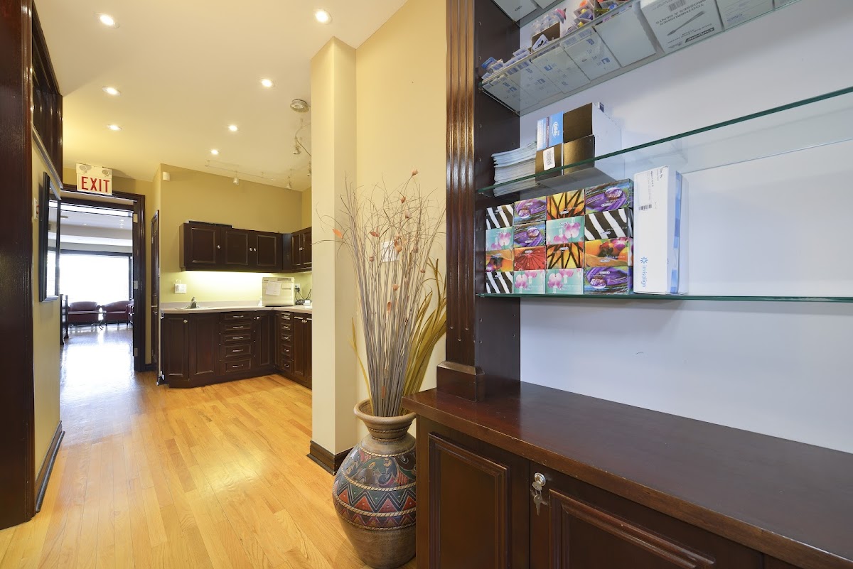 Village Dental dental clinic in Etobicoke - Photo 7