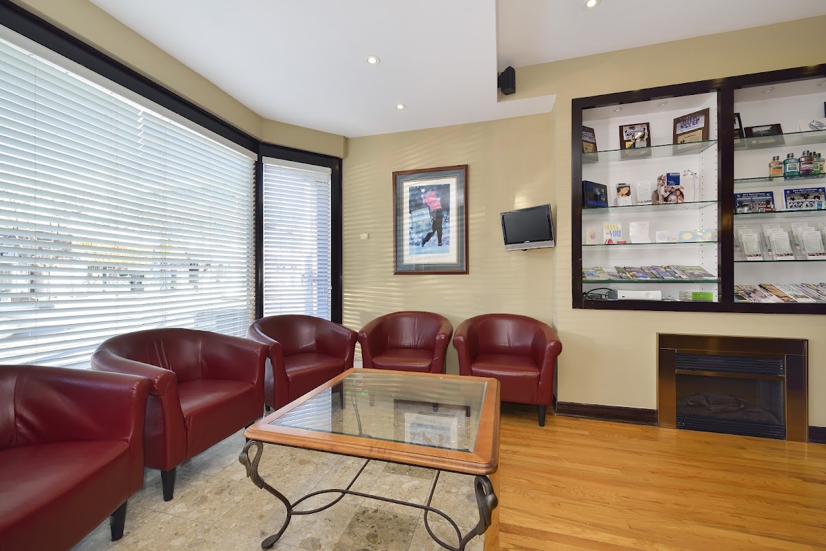 Village Dental dental clinic in Etobicoke - Photo 8