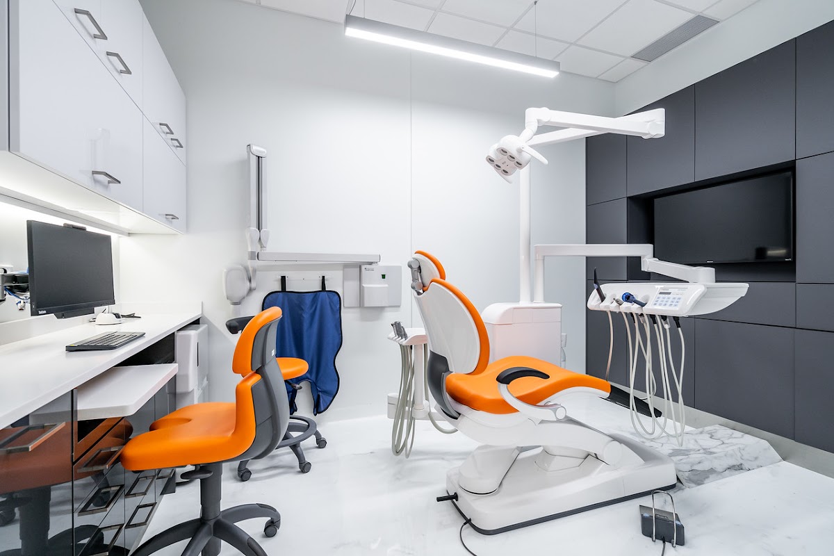 T-DOT Dental dental clinic in Old Toronto - Photo 2