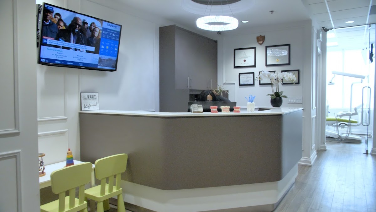 Leaside Village Dental dental clinic in East York - Photo 4