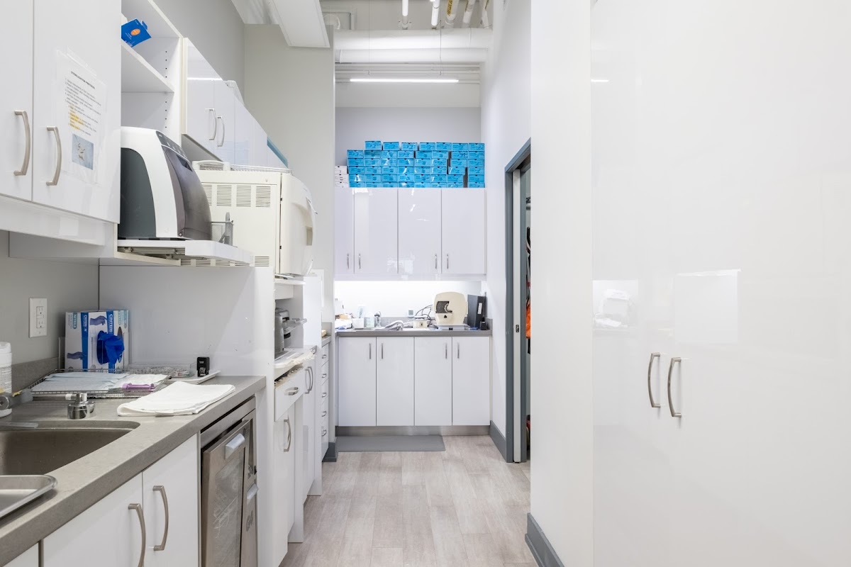 Quad Dental dental clinic in North York - Photo 7