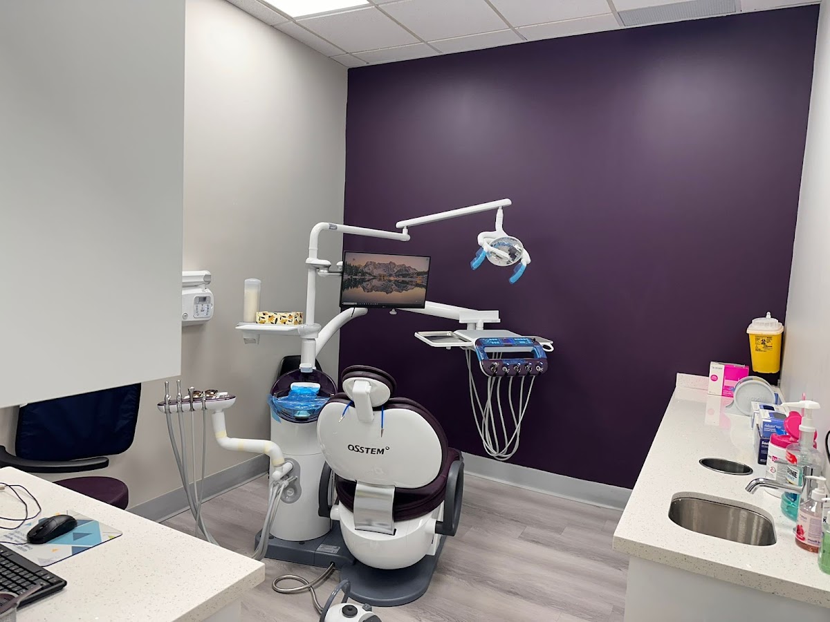 MapleLeaf Smile Dentistry - AREEJ dental clinic in Hamilton - Photo 3