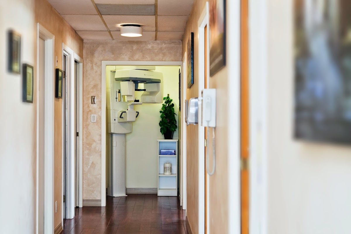 Dundas Dental Care dental clinic in Hamilton - Photo 3
