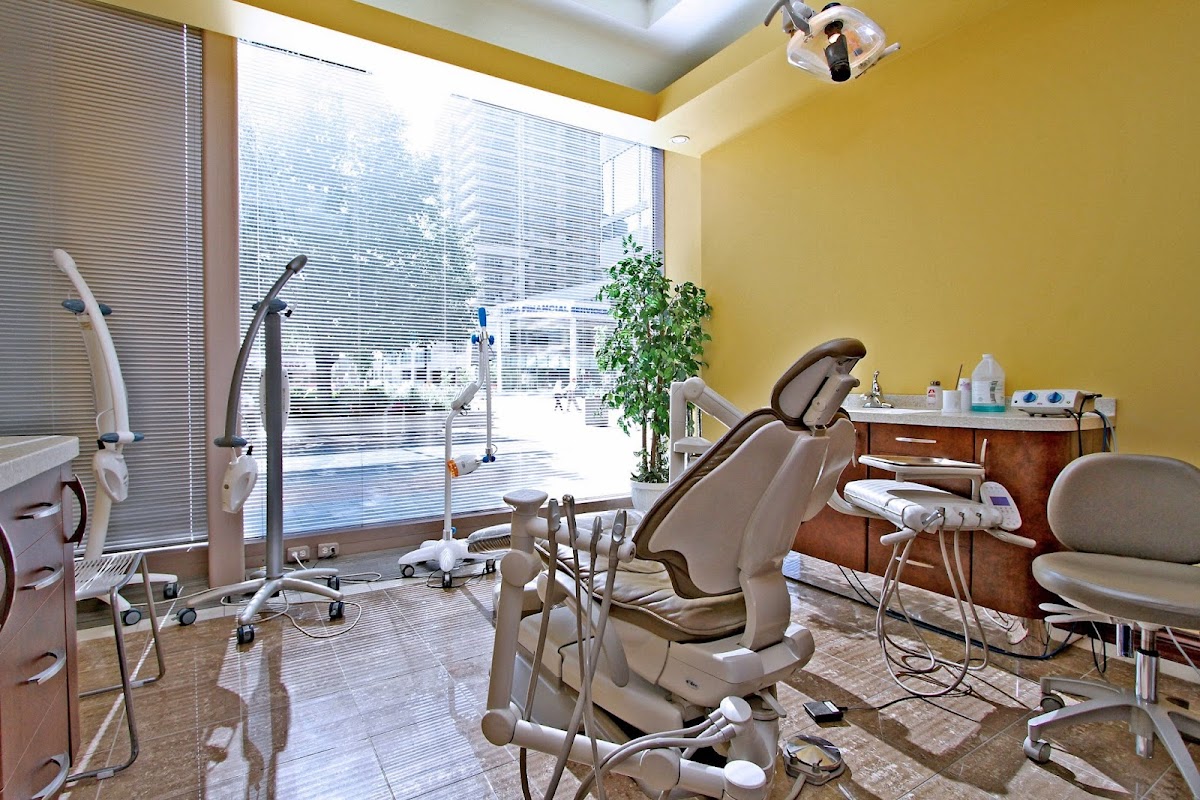 Astra Dental dental clinic in North York - Photo 3