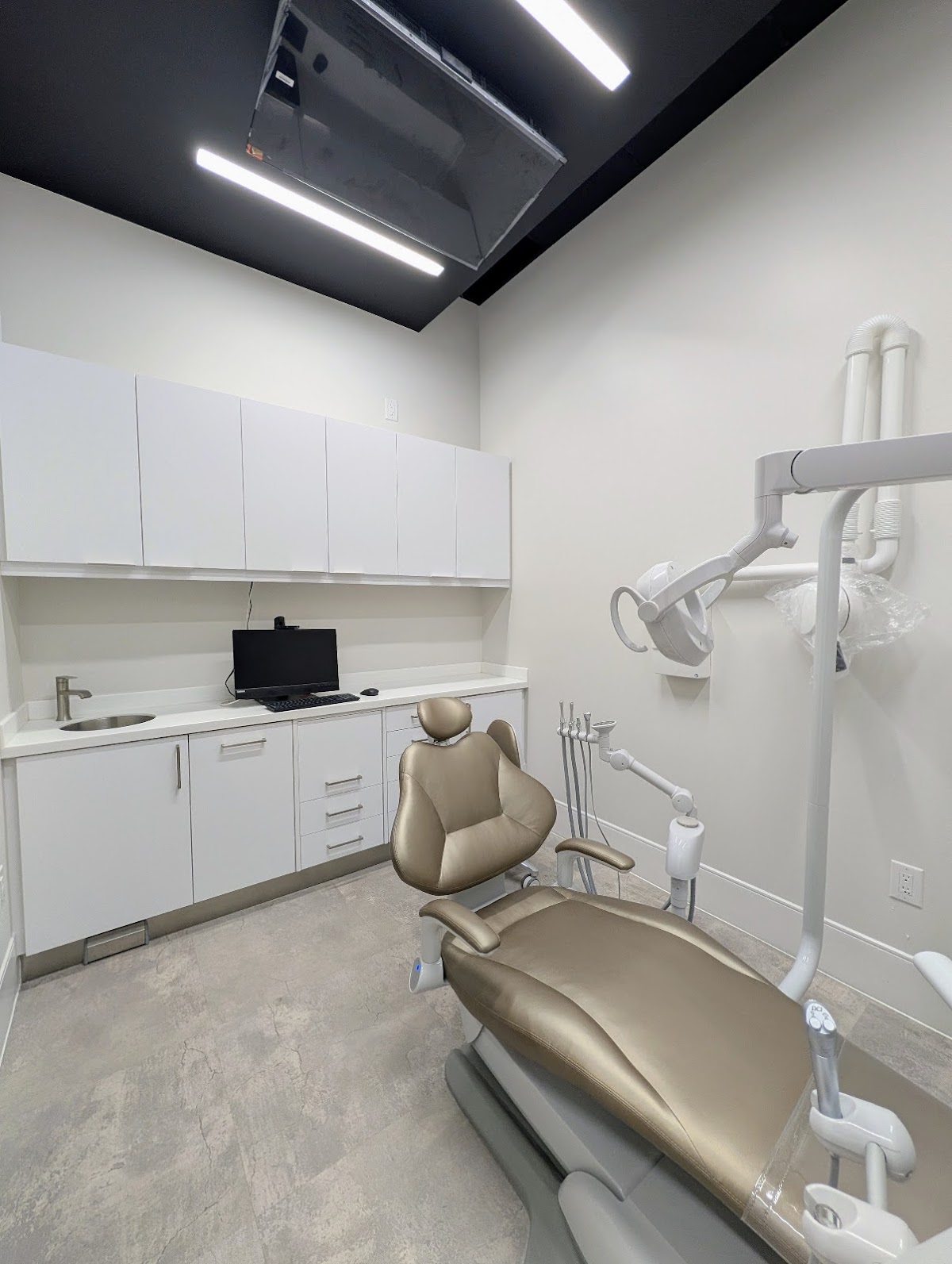 The Smile Company Dental Centre Brampton dental clinic in Brampton - Photo 3