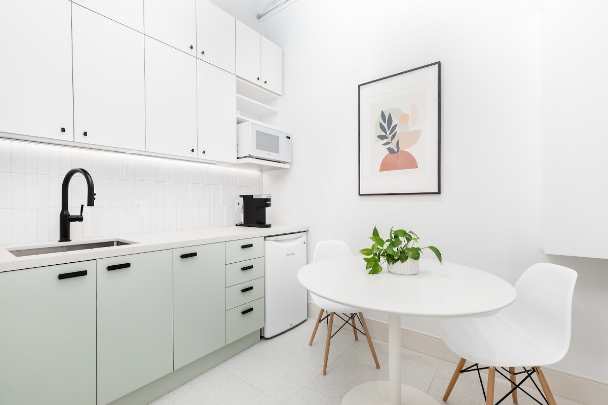 Canary Dental dental clinic in Old Toronto - Photo 8