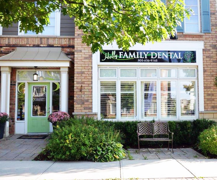 Holly Family Dental dental clinic in Milton - Photo 1