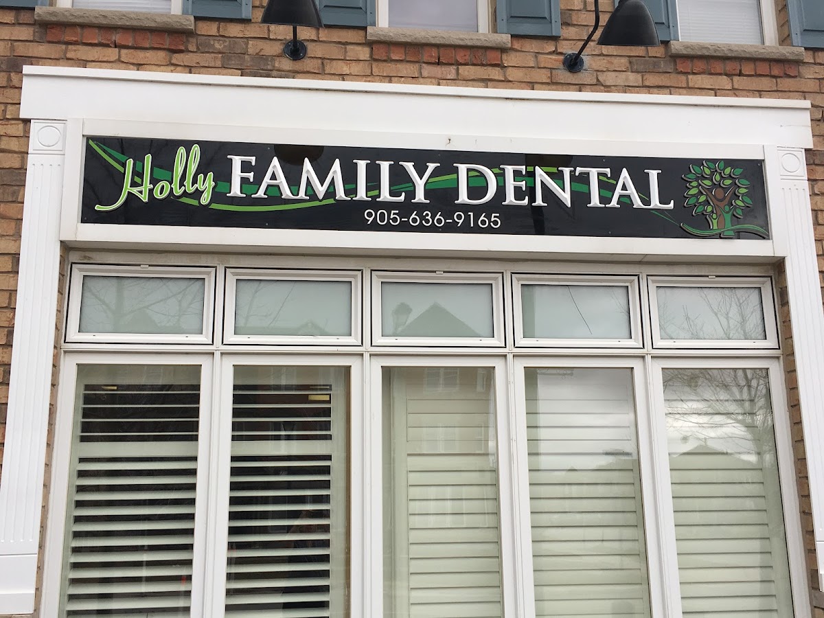 Holly Family Dental dental clinic in Milton - Photo 2