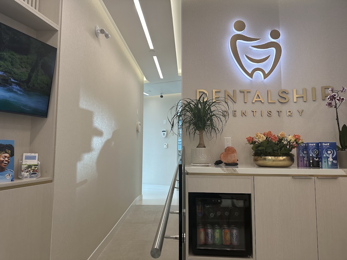 Dentalship Dentistry dental clinic in North York - Photo 2