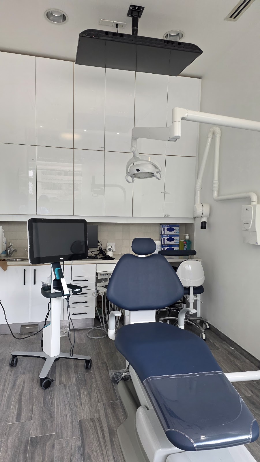 5000 Yonge Smiles Dental dental clinic in North York - Photo 8
